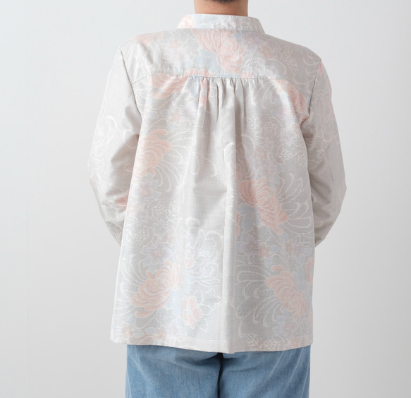 大島紬のピンタックブラウス　バンドカラー　着物リメイク 2枚目の画像