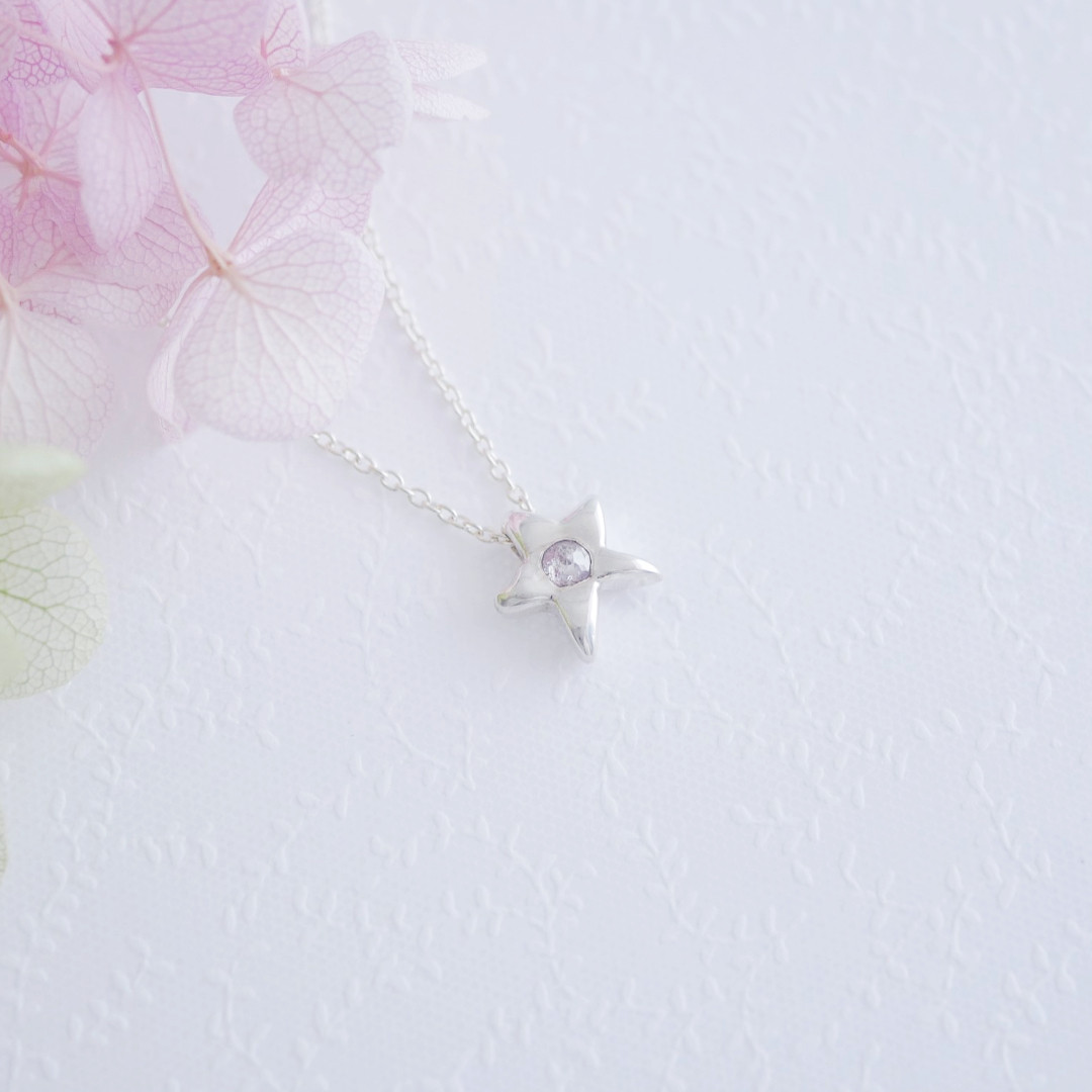 ダイヤモンドのネックレス 　Pink round shape