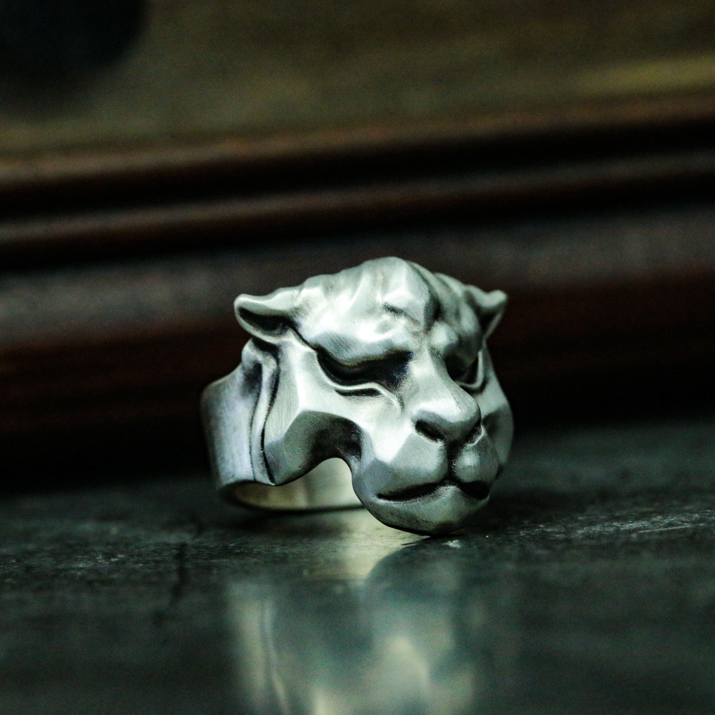 タイガー・シルバー・リング 幾何学的デザイン、小さな流行の動物デザイン、パーソナライズされたハンドメイドのリングギフト、