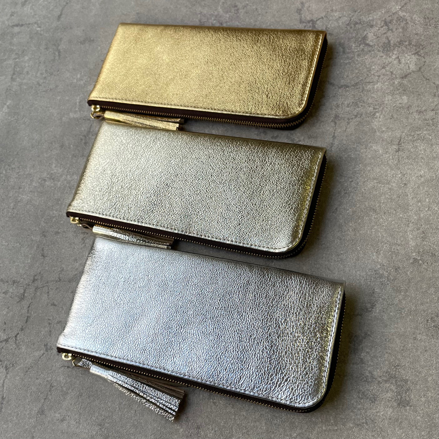 【新作】ピッグスキンのフラットバッグ　みずたまチョコレート