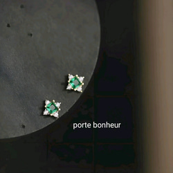 新作　18K　CZダイヤ　高品質　繊細　小さい　小さな　ミニ　シンプル　エメラルド　小ぶり　一粒　ピアス 1枚目の画像