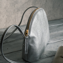 Pochette，優質真皮，簡約，迷你包，成人使用，小巧，簡約，優雅[銀色] 第4張的照片