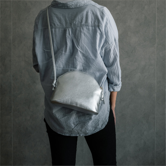 Pochette，優質真皮，簡約，迷你包，成人使用，小巧，簡約，優雅[銀色] 第3張的照片