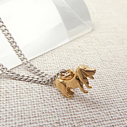 ミニ・ダックスフンド・ペンダント／シルバー製・金仕上げ *BSチェーン