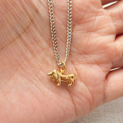 ミニ・ダックスフンド・ペンダント／シルバー製・金仕上げ *BSチェーン