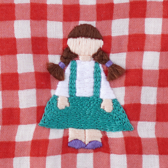 手刺繍 フラットポーチ ( 三つ編みの女の子 / レッド ) 2枚目の画像