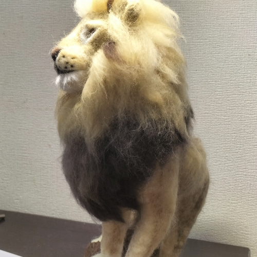 羊毛フェルト ライオン 額縁入りライオン ライオンフィギュア
