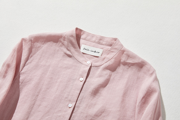 採用優質亞麻布料製成的襯衫，具有自然紋理 四分之三袖襯衫 淺粉色 240503-4 第2張的照片