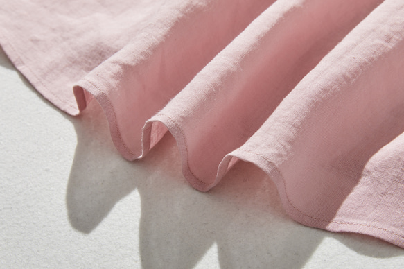 採用優質亞麻布料製成的襯衫，具有自然紋理 四分之三袖襯衫 淺粉色 240503-4 第11張的照片