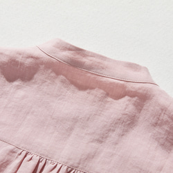 採用優質亞麻布料製成的襯衫，具有自然紋理 四分之三袖襯衫 淺粉色 240503-4 第9張的照片