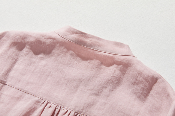 採用優質亞麻布料製成的襯衫，具有自然紋理 四分之三袖襯衫 淺粉色 240503-4 第9張的照片