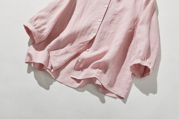 採用優質亞麻布料製成的襯衫，具有自然紋理 四分之三袖襯衫 淺粉色 240503-4 第4張的照片