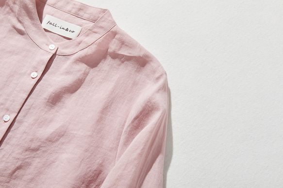 採用優質亞麻布料製成的襯衫，具有自然紋理 四分之三袖襯衫 淺粉色 240503-4 第3張的照片
