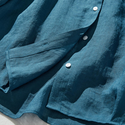 採用優質亞麻布料製成的襯衫，具有天然紋理 四分之三袖襯衫 孔雀藍 240503-5 第7張的照片