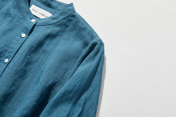 採用優質亞麻布料製成的襯衫，具有天然紋理 四分之三袖襯衫 孔雀藍 240503-5 第3張的照片