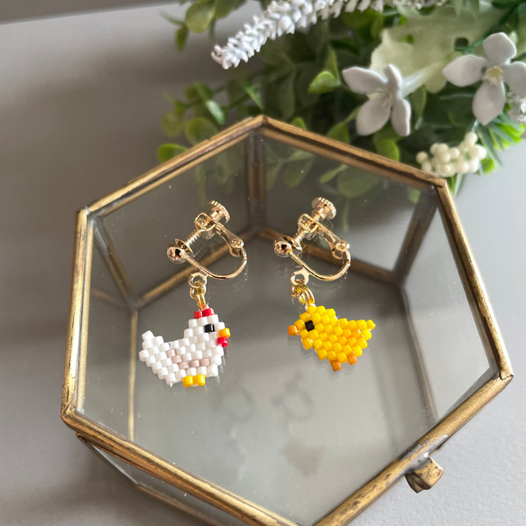 ニワトリとヒヨコの親子ピアス