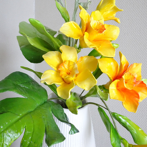 パンフラワー/パン粘土】 上品艷やかに咲き誇るラッパスイセン/とらの