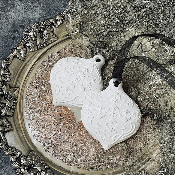 アラベスク柄 オーナメント ◇ アロマストーン 1枚目の画像