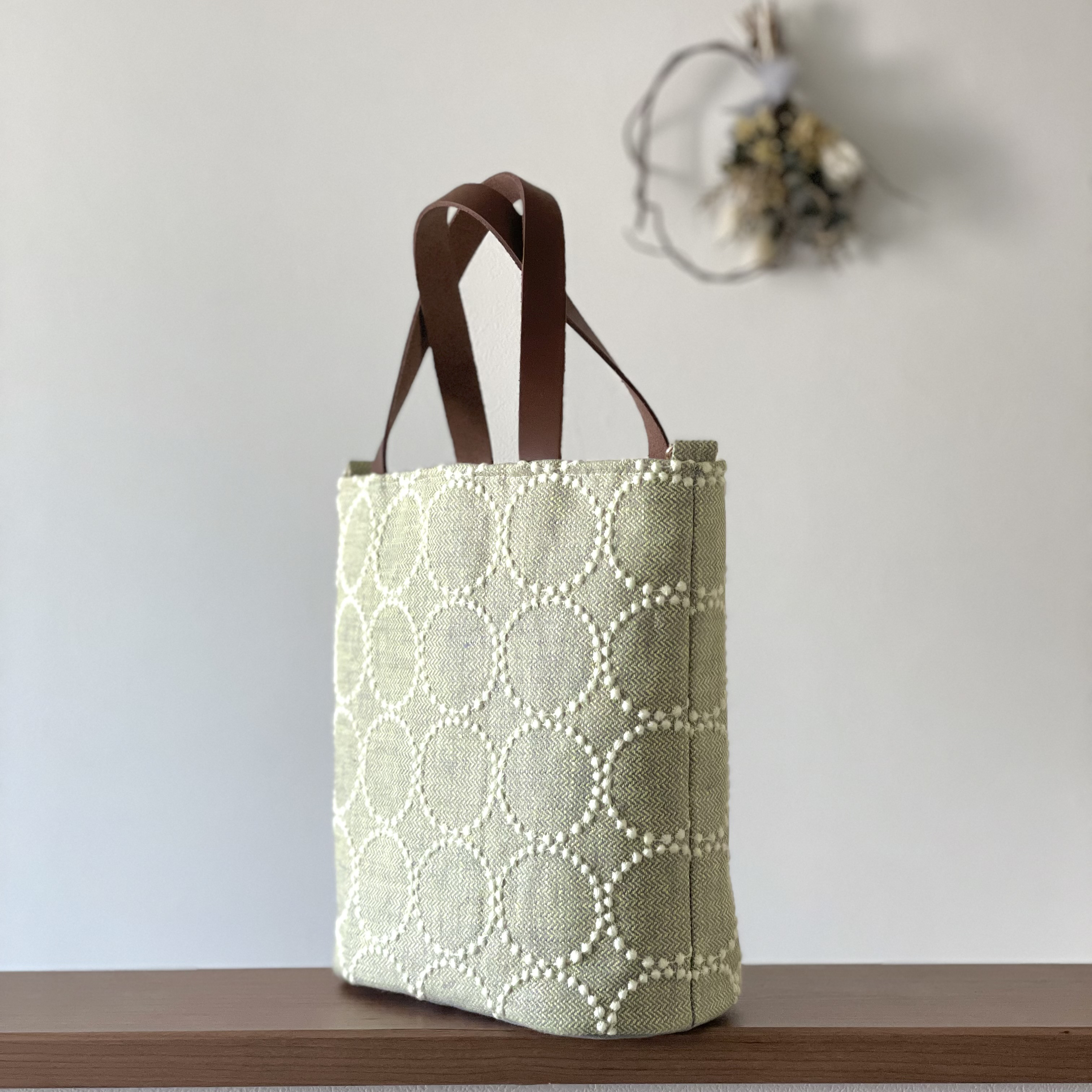 ミナペルホネン　light beige tambourine 楕円底トートバッグ ミナペルホネン light beige tambourine 楕円底トートバッグ