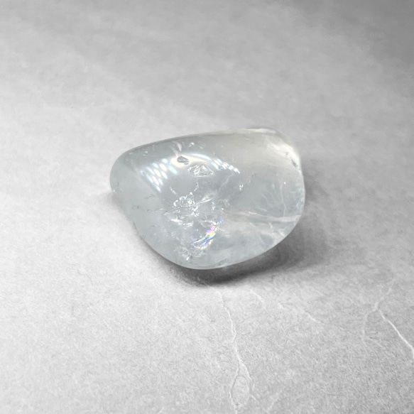 Minas Gerais crystal tumble/ミナスジェライス州水晶タンブル 14：ミルキー(レインボーあり) 3枚目の画像