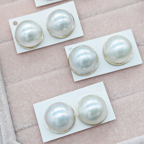 新品同様♡k18♡大粒15㎜♡マベパールピアス♡リフォームお仕立て品 新品同様♡k18♡大粒15㎜♡マベパールピアス♡リフォームお仕立て品