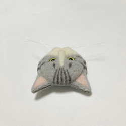 羊毛フェルト 猫ブローチ サバトラ白 4枚目の画像