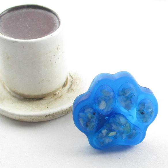 ニャンコクォーツが今もなお望んでいるのは、ニャンコだけに平和です♪<タイタックピン>TC003 2枚目の画像