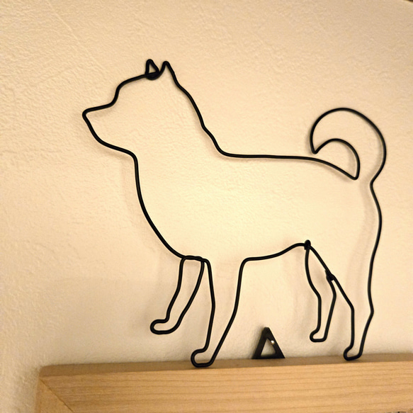 【柴犬のさんぽ】 ワイヤーアート 壁飾り 壁掛け 飾り ワイヤークラフト ウォールデコ インテリア雑貨 犬 しばけん 2枚目の画像