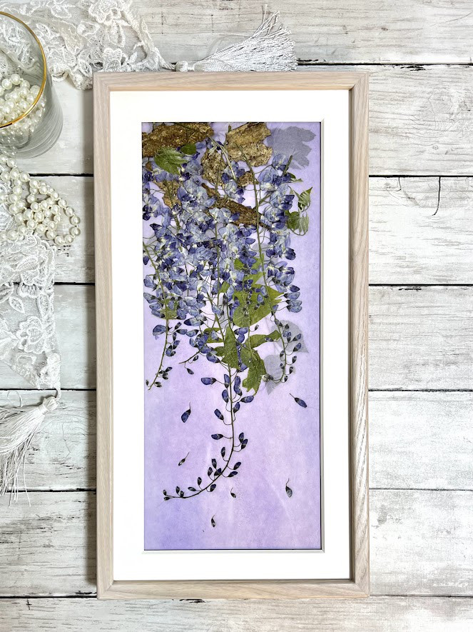幻想的な藤のモダン押し花アート額　細長タイプ