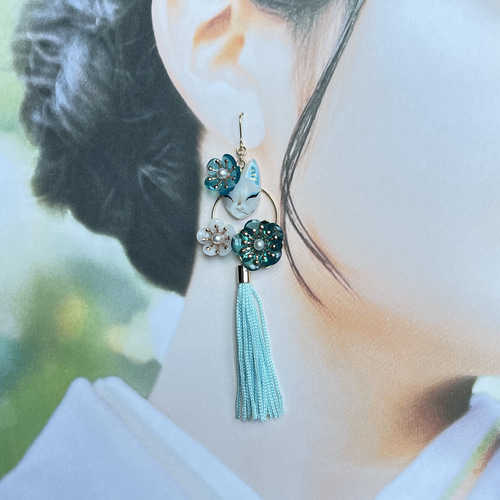 青梅と狐面の耳飾り(ピアス・イヤリング) ピアス（フック・チェーン