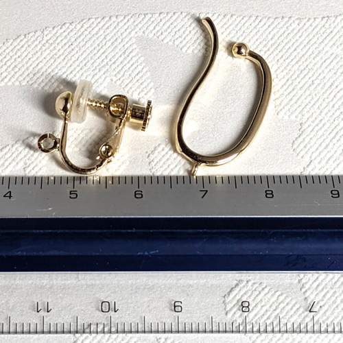 極上のシラーが全面に浮かぶシルバーグレームーンストーンの3cmロング 