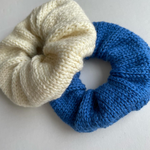 いつものまとめ髪が旬なムードに大ぶりニットシュシュ/レモンホワイト