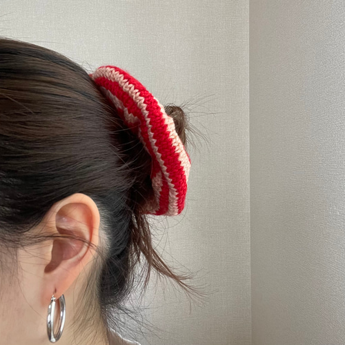 いつものまとめ髪がコーデの主役に❤️大ぶりニットシュシュ/レッド