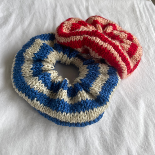 いつものまとめ髪がコーデの主役に❤️大ぶりニットシュシュ/レッド