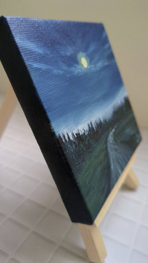 【手描きの油絵】月夜に照らされる長い道 3枚目の画像