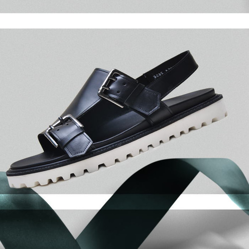 【VALENTINO】OneStud レザーサンダルメタリック ＊関税送料込み イドロベジ レザーサンダル “Triangular Tongs” | 大人のバッグ