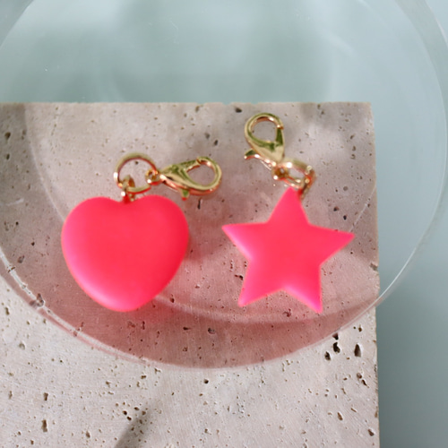 ミニチャーム りんご うさぎ 星 ハート ネオンピンク ポリマークレイ