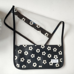 60色からセミオーダーできるカバー】黒スタンプフラワー生地の大人