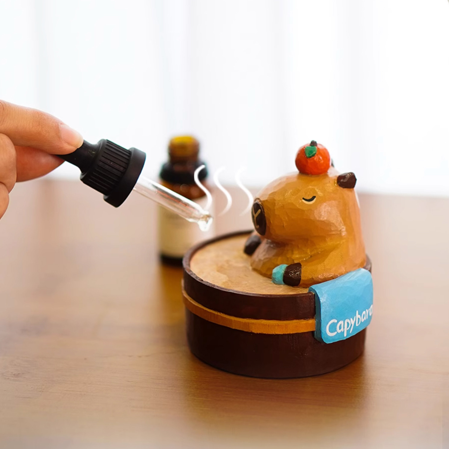 ゆったりとした時間：カピバラの木彫りアロマディフューザーデコレーション        Ω