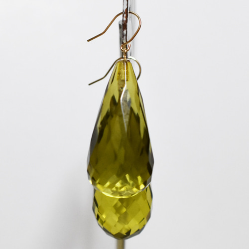 жK18YG 18金リトアニア産天然グリーンアンバーブリオレットピアス