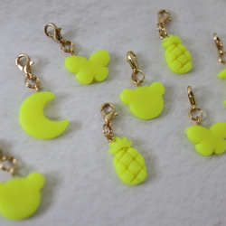 ミニチャーム 月 くま 蝶 パイナップル ネオンイエロー ポリマークレイ