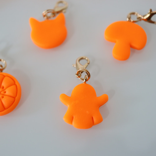 ミニチャーム ねこ オレンジ きのこ おばけ ネオンオレンジ ポリマー