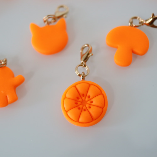 ミニチャーム ねこ オレンジ きのこ おばけ ネオンオレンジ ポリマー