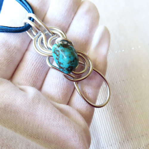 勇気と希望」 ターコイズのペンダント ネックレス・ペンダント atelier