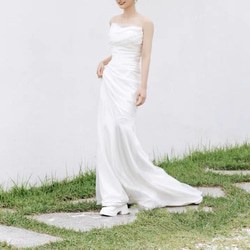 フランス式の  ベアトップ  ウエディングドレス  花嫁の高級感サテンのシンプルな気質 マーメイドライン //H016 5枚目の画像