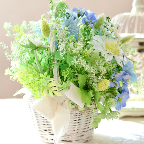 初夏を感じるナチュラルで涼しげなアレンジメント アート