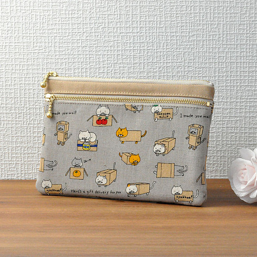 ダブルファスナー+背面ポケット付きフラットポーチ♢ダンボール