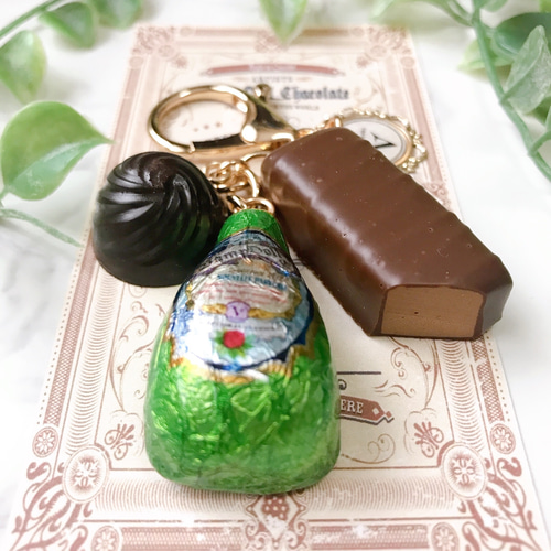 ウイスキーボンボン＆チョコレートバッグチャーム(緑) バッグチャーム