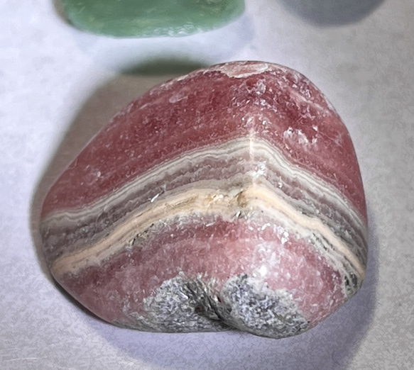 バラ色の人生を✿*:・　インカローズ　タンブル　原石 3枚目の画像