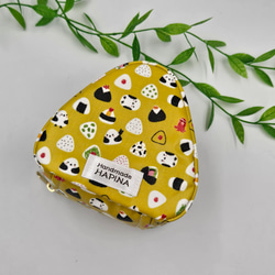 おにぎりポーチ 保温保冷 柴犬 おむすび 白 しば犬 ランチポーチ 三角